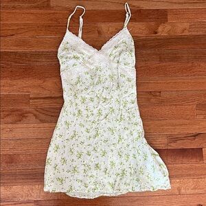 Forever 21 Green & White Floral Babydoll Spaghetti Strap Mini Dress Women’s S